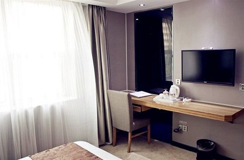 Super 8 Hotel Fuzhou Railway Station West Exterior photo